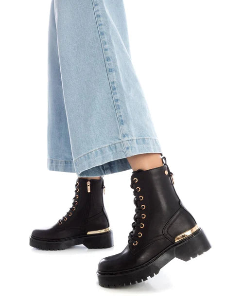 Boots in ecopelle dettaglio oro