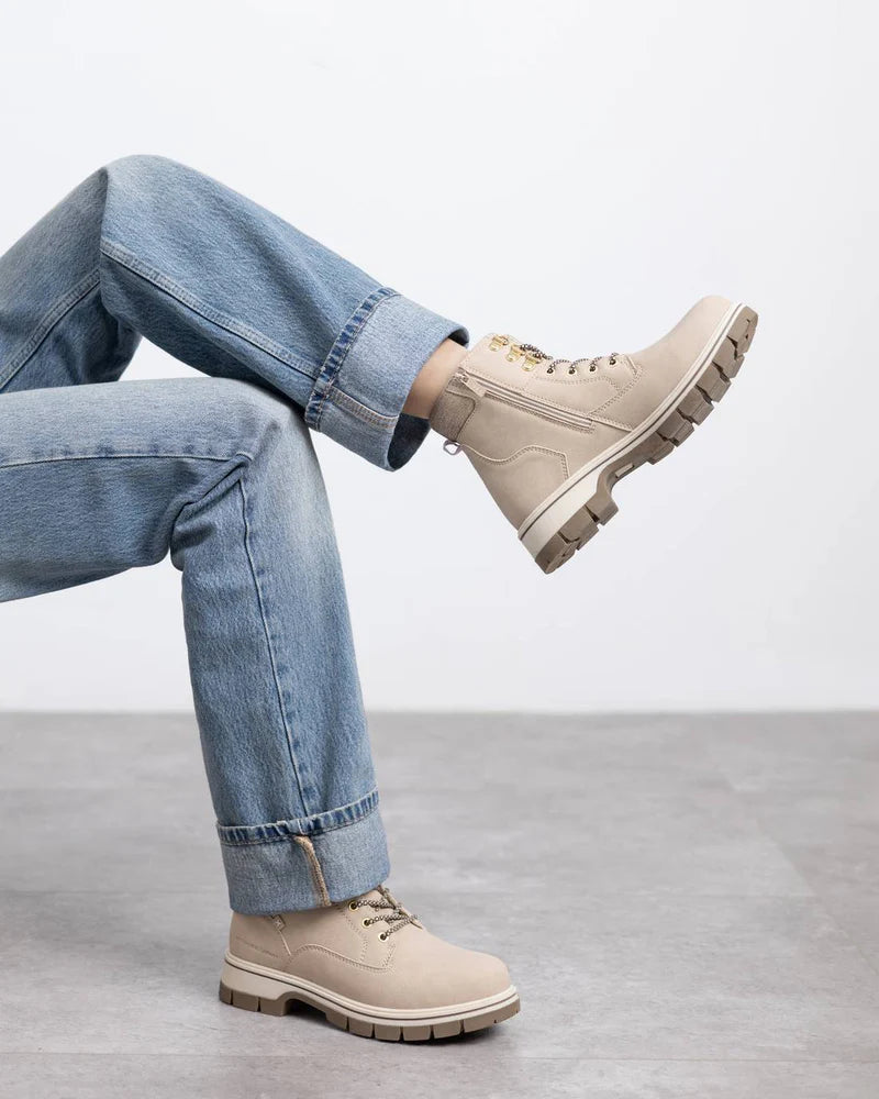 Boots in ecopelle beige