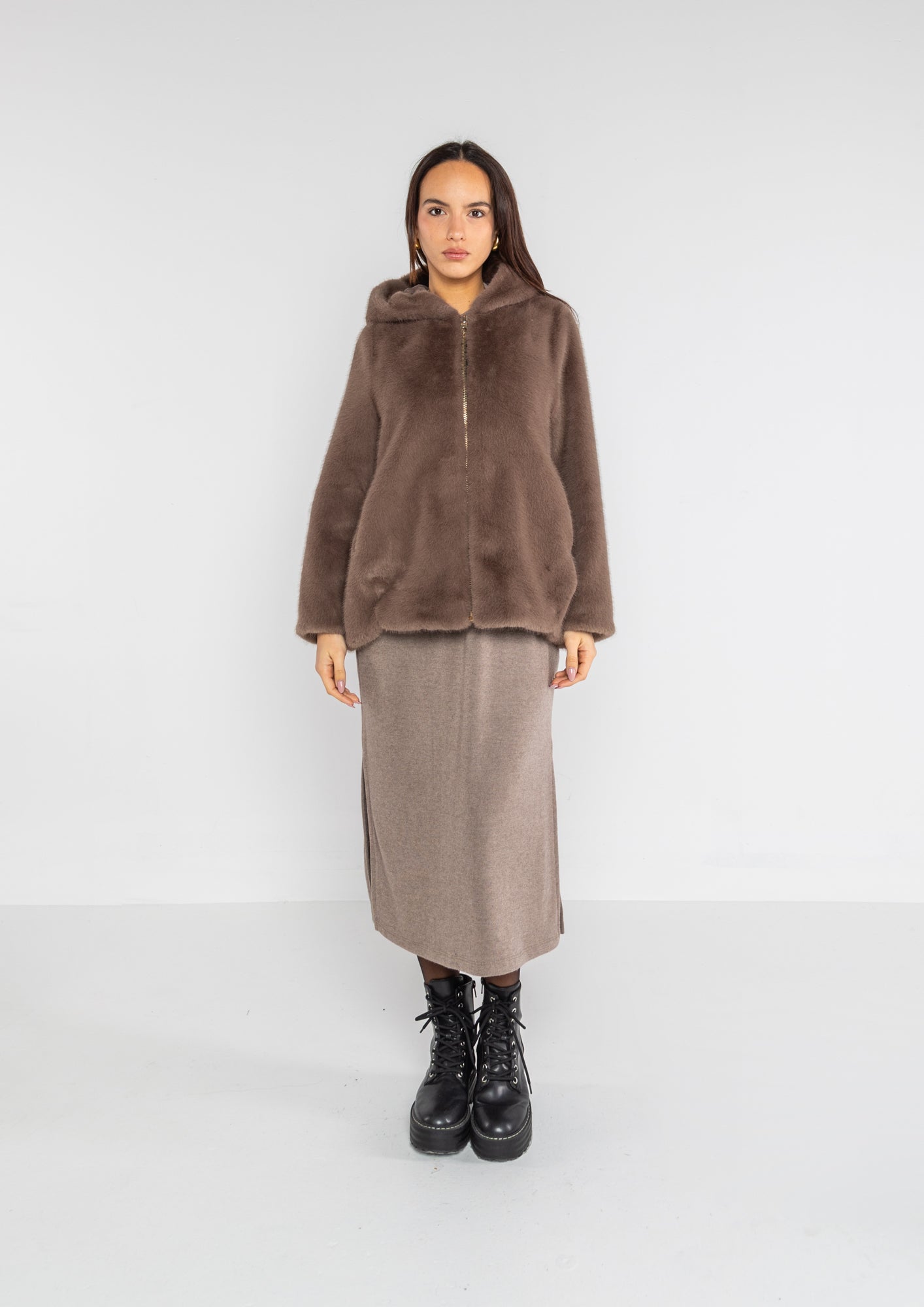 Ecopelliccia con cappuccio