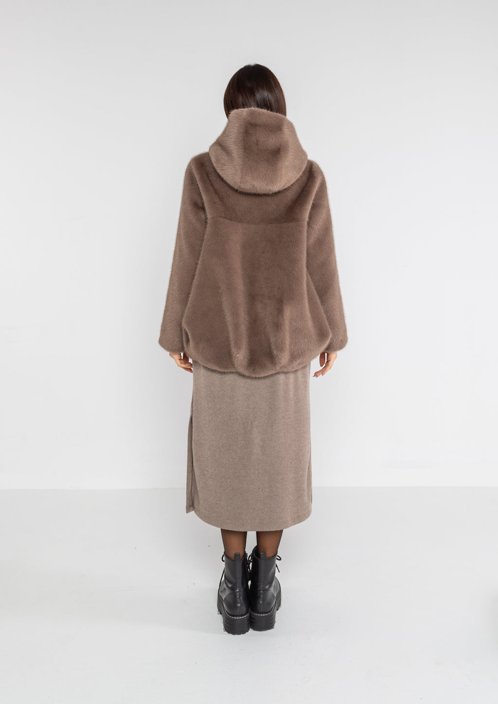 Ecopelliccia con cappuccio